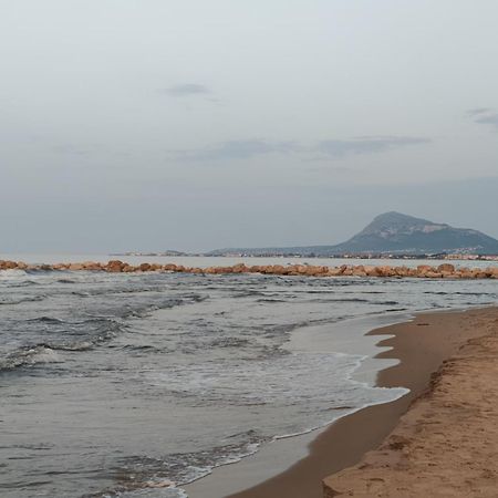 Apartamento Estrella Del Mar Les Deveses Exterior foto
