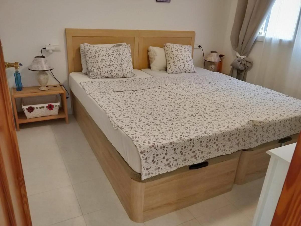 Apartamento Estrella Del Mar Les Deveses Exterior foto