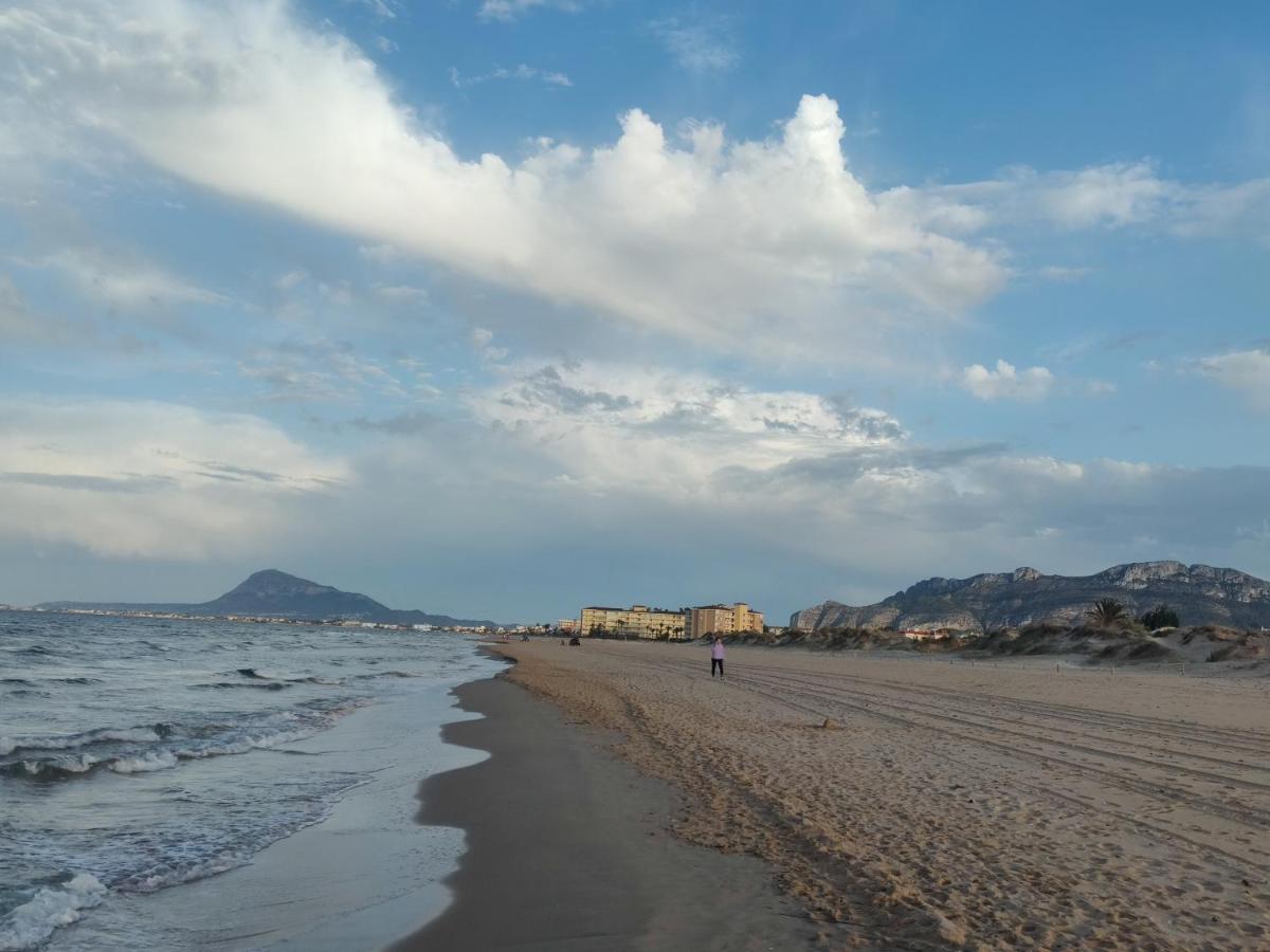 Apartamento Estrella Del Mar Les Deveses Exterior foto