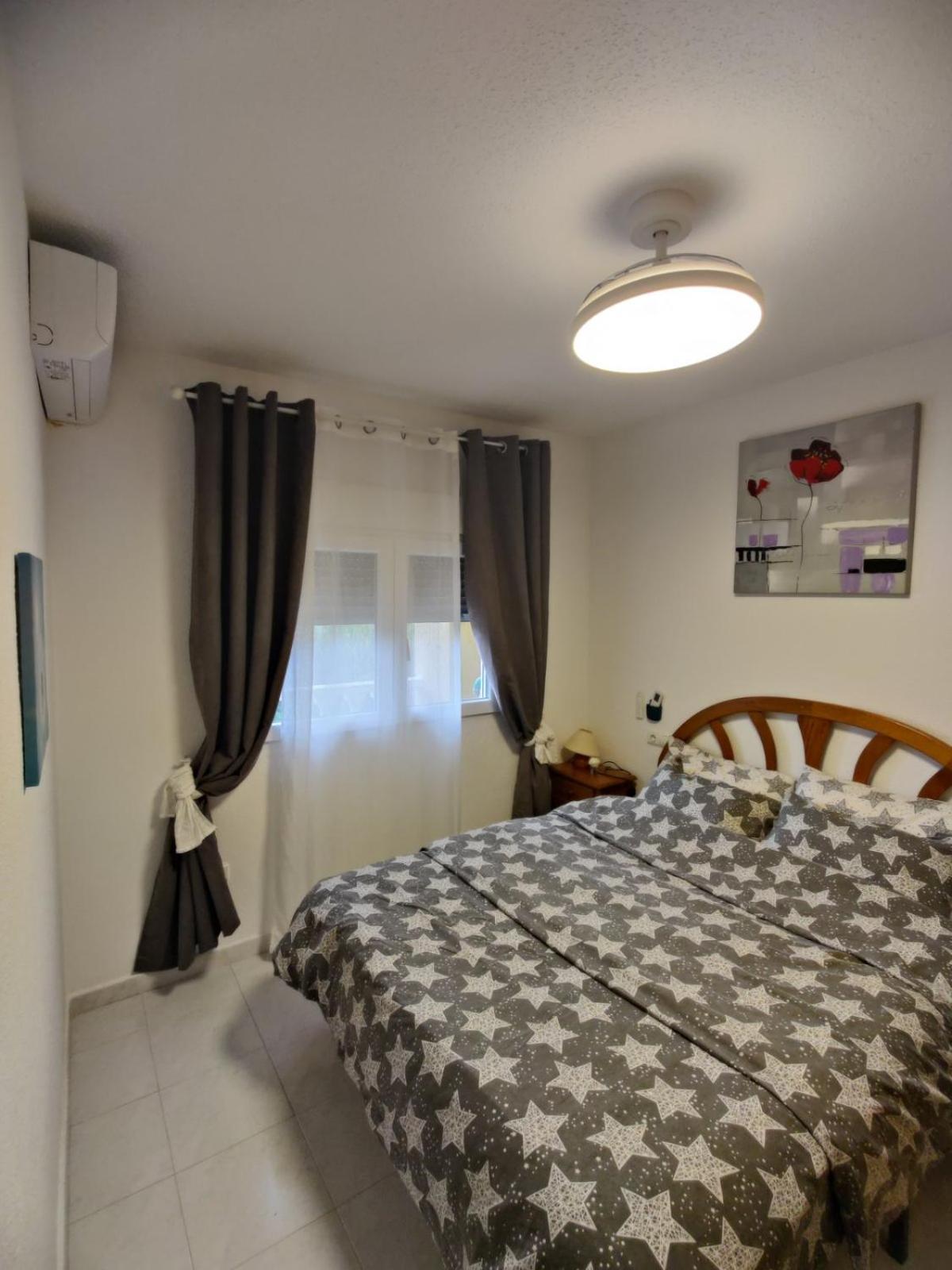 Apartamento Estrella Del Mar Les Deveses Exterior foto