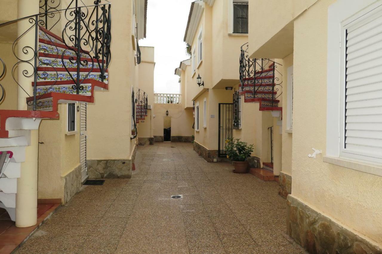 Apartamento Estrella Del Mar Les Deveses Exterior foto