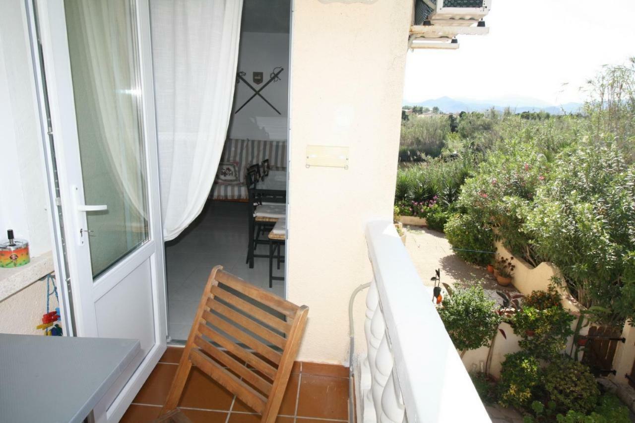 Apartamento Estrella Del Mar Les Deveses Exterior foto